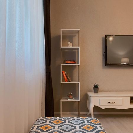 Hotspot Apartments - City Center พริสตีนา ภายนอก รูปภาพ
